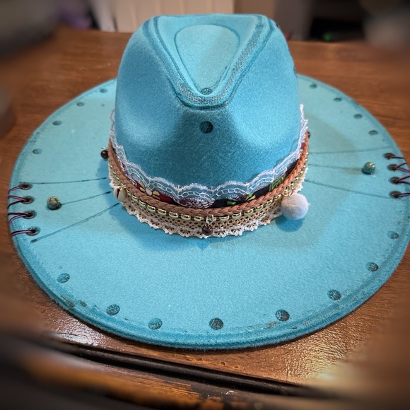 The Aztec Hat - Picture 2 of 3